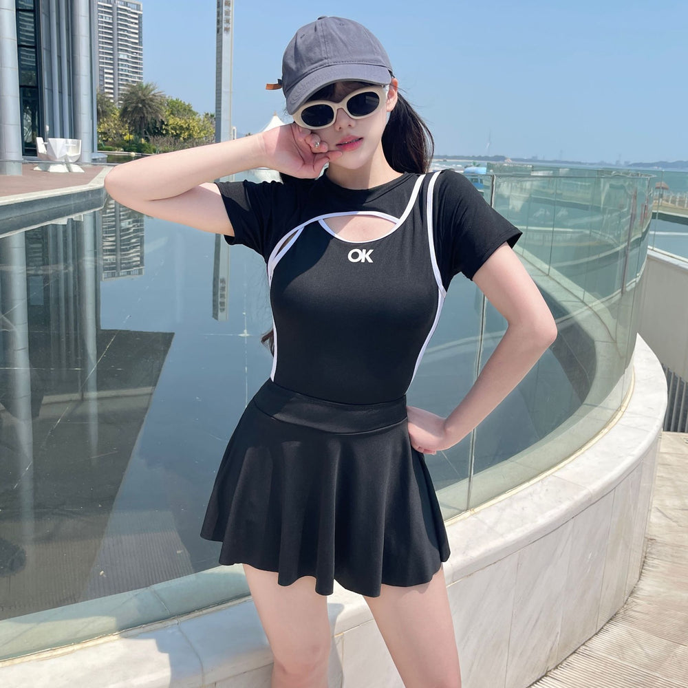 Women's Swimsuit 2026 New Popular Style One-Piece Conservative Slimming Cover-Up Swimsuit for Swimming Pool and Hot Spring Use for Students